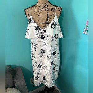 #13 EUC Alice + Olivia Spaghetti Strap Floral Pattern Fully Lined Ruffled Top